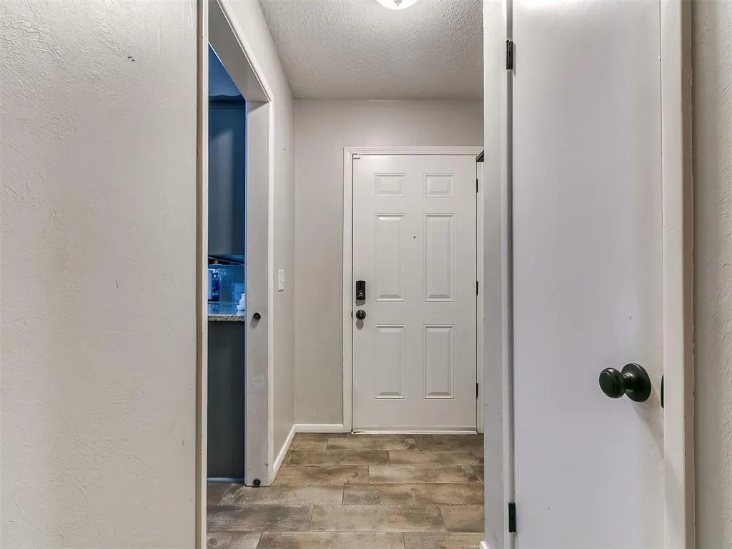 Photo 10 — 2201 N Mueller Avenue, Bethany, OK 73008