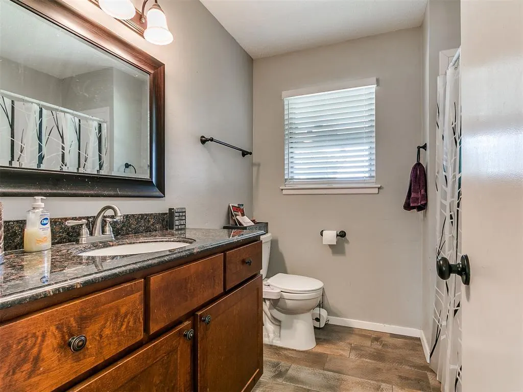 Photo 13 — 2201 N Mueller Avenue, Bethany, OK 73008