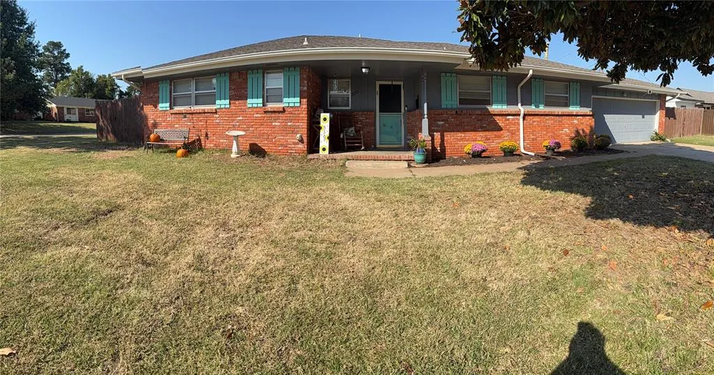 Photo 3 — 2201 N Mueller Avenue, Bethany, OK 73008