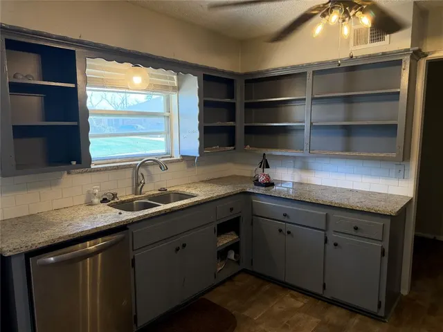 Photo 8 — 2201 N Mueller Avenue, Bethany, OK 73008