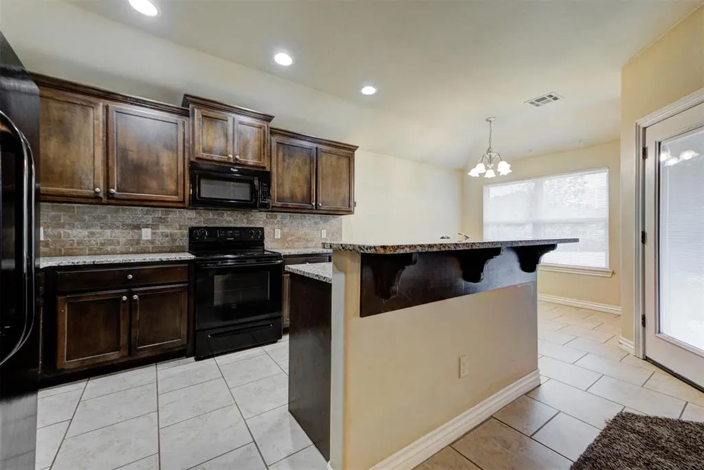 Photo 12 — 8113 Waters Edge Way, Oklahoma City, OK 73135