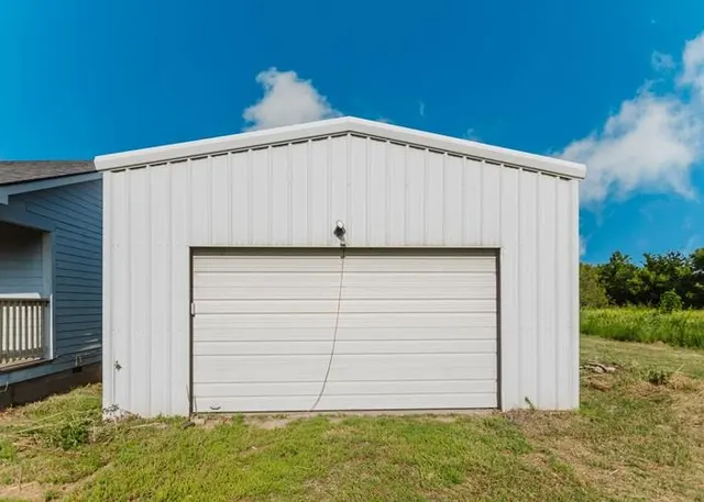 Photo 7 — 13700 N Anderson Road, Jones, OK 73049