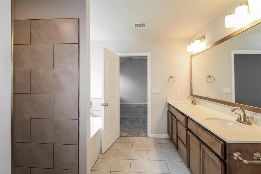 Photo 9 — 902 SE 17 Terrace, Newcastle, OK 73065