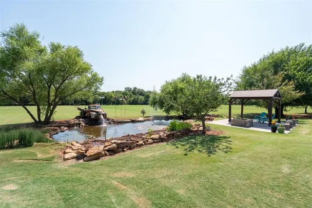 Photo 2 — 4400 Shoreline Drive, Norman, OK 73026