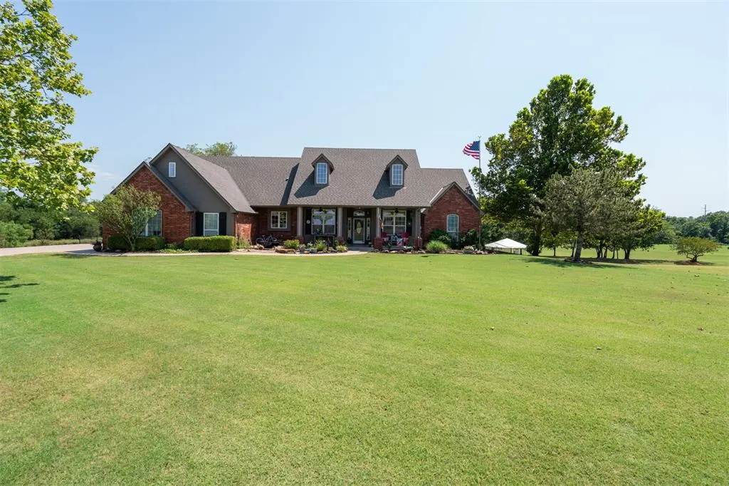 Photo 5 — 4400 Shoreline Drive, Norman, OK 73026