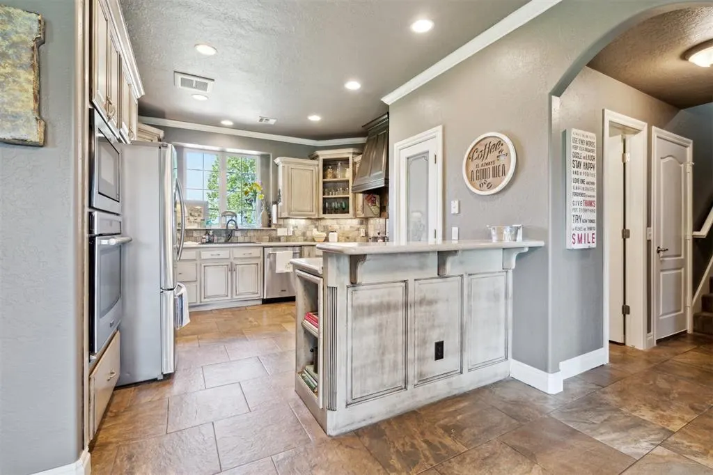 Photo 12 — 4400 Shoreline Drive, Norman, OK 73026