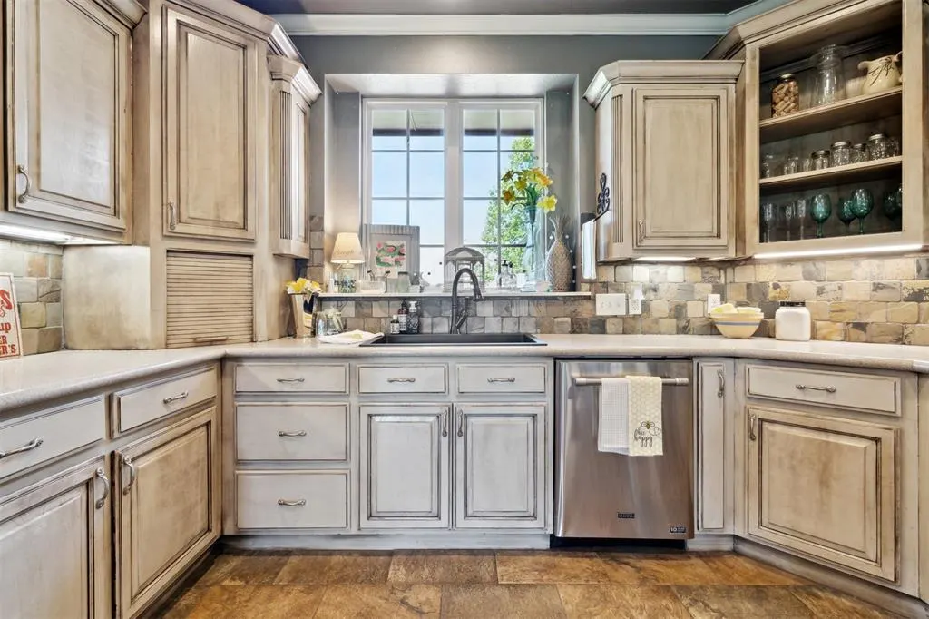 Photo 13 — 4400 Shoreline Drive, Norman, OK 73026