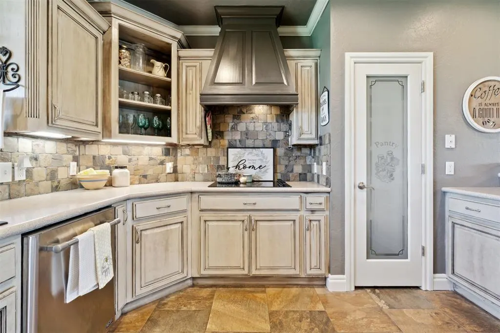 Photo 14 — 4400 Shoreline Drive, Norman, OK 73026