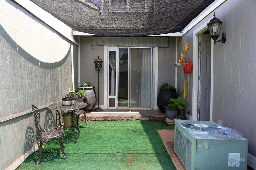Photo 3 — 4611 Hemlock Lane, Oklahoma City, OK 73162