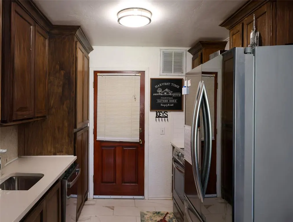 Photo 14 — 4611 Hemlock Lane, Oklahoma City, OK 73162