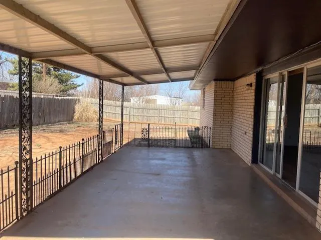 Photo 4 — 1229 N Indiana Street, Weatherford, OK 73096