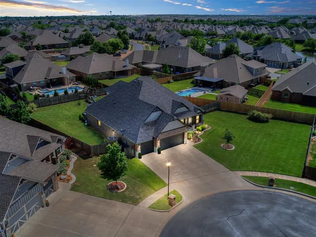 Photo 2 — 12801 Red Spruce Circle, Oklahoma City, OK 73142