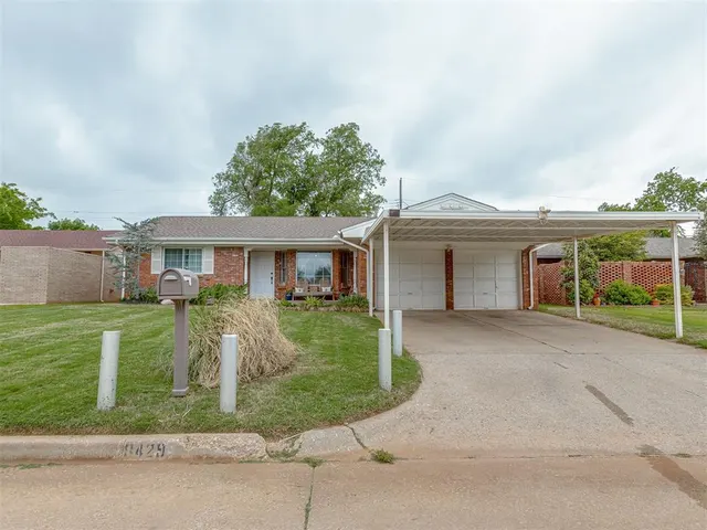 Photo 3 — 8429 Arlington Drive, Oklahoma City, OK 73132