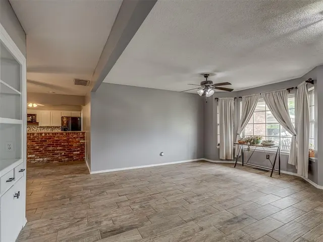 Photo 6 — 8429 Arlington Drive, Oklahoma City, OK 73132