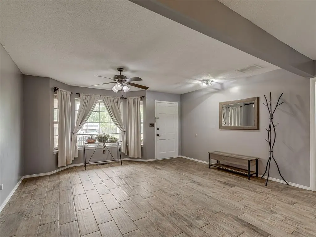 Photo 5 — 8429 Arlington Drive, Oklahoma City, OK 73132
