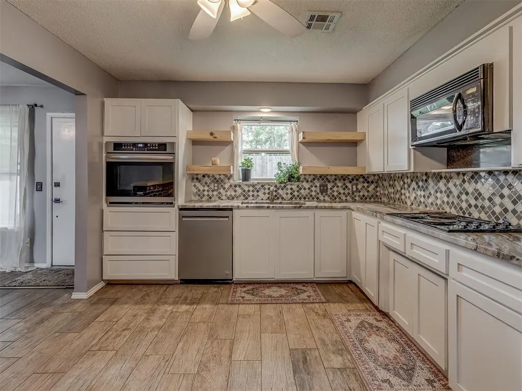 Photo 9 — 8429 Arlington Drive, Oklahoma City, OK 73132