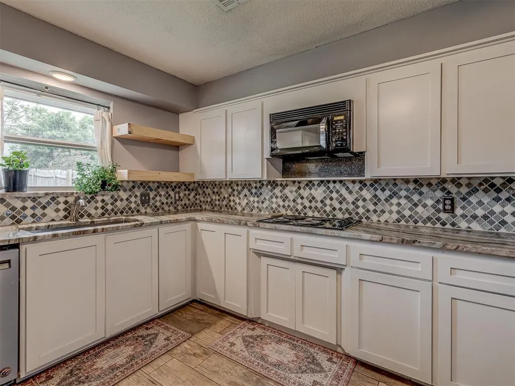 Photo 10 — 8429 Arlington Drive, Oklahoma City, OK 73132