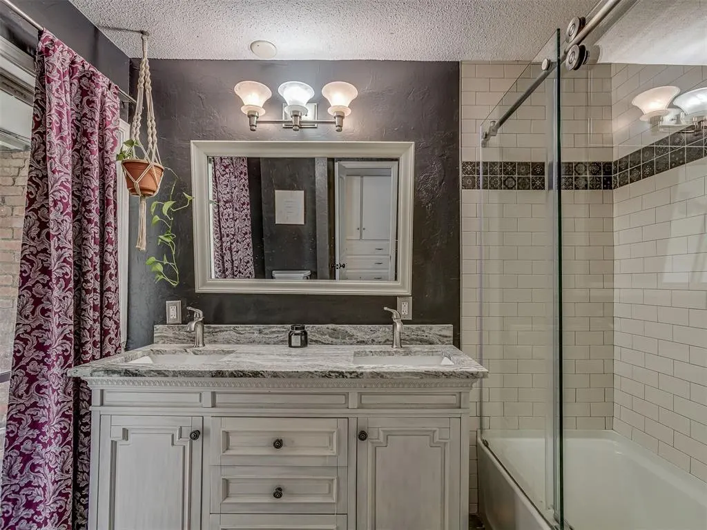Photo 12 — 8429 Arlington Drive, Oklahoma City, OK 73132