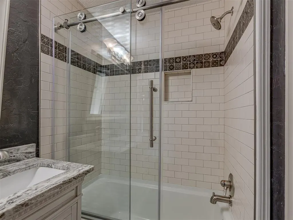 Photo 15 — 8429 Arlington Drive, Oklahoma City, OK 73132