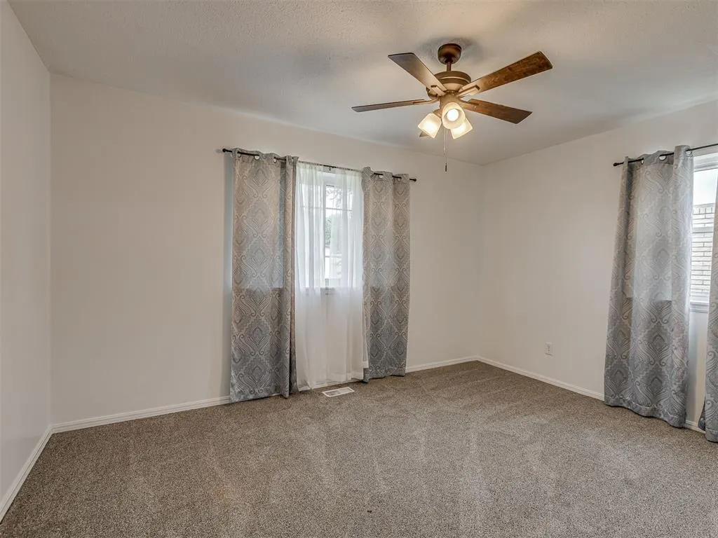Photo 21 — 8429 Arlington Drive, Oklahoma City, OK 73132