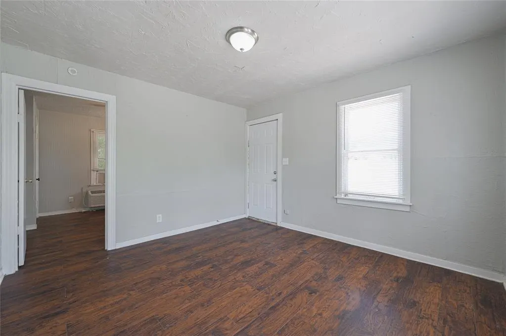 Photo 10 — 3713 S Oklahoma Avenue, Oklahoma City, OK 73129