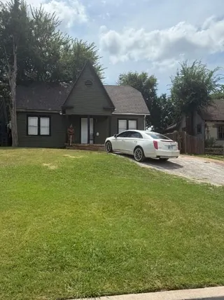 Sold home at 920 SW 26th Street