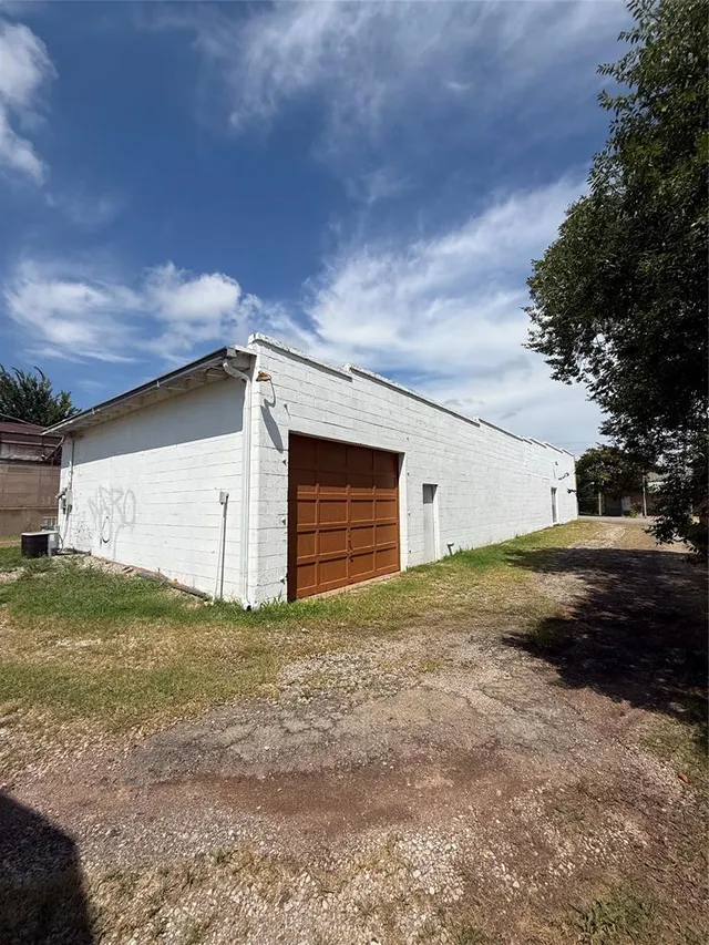 Photo 5 — 1109 Manvel Avenue, Chandler, OK 74834