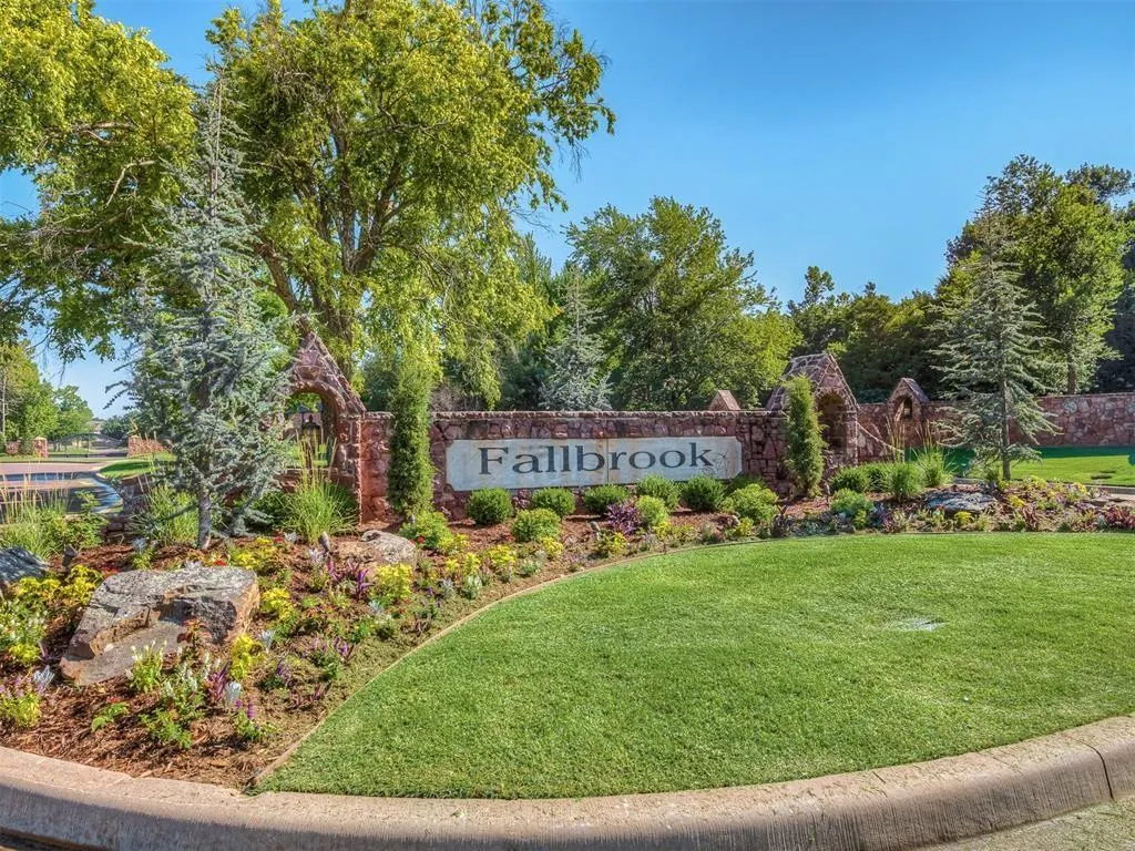 Front exterior — 2700 Tanager Drive, Edmond, OK 73012