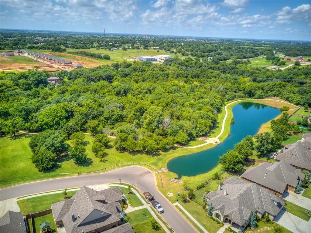 Photo 9 — 2700 Tanager Drive, Edmond, OK 73012