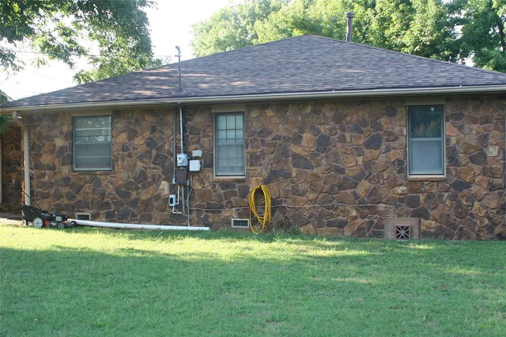 Photo 4 — 1113 E 6th Street, Cushing, OK 74023