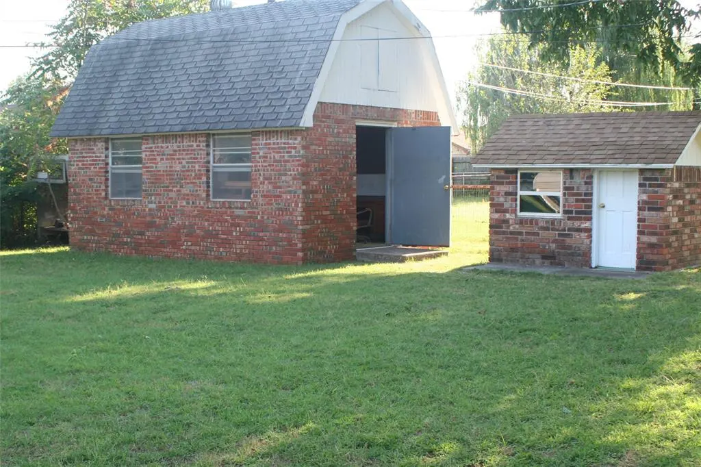 Photo 5 — 1113 E 6th Street, Cushing, OK 74023