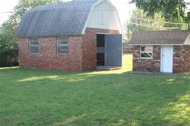 Photo 5 — 1113 E 6th Street, Cushing, OK 74023