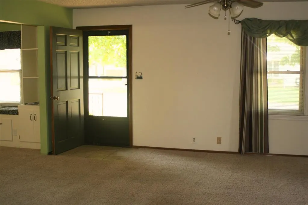 Photo 9 — 1113 E 6th Street, Cushing, OK 74023