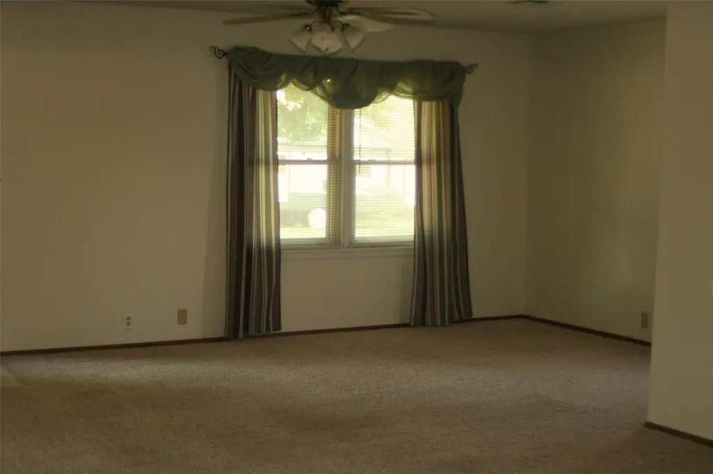 Photo 10 — 1113 E 6th Street, Cushing, OK 74023