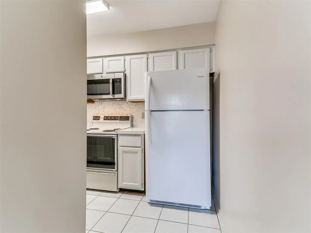 Photo 12 — 4400 Hemingway Drive 221, Oklahoma City, OK 73118