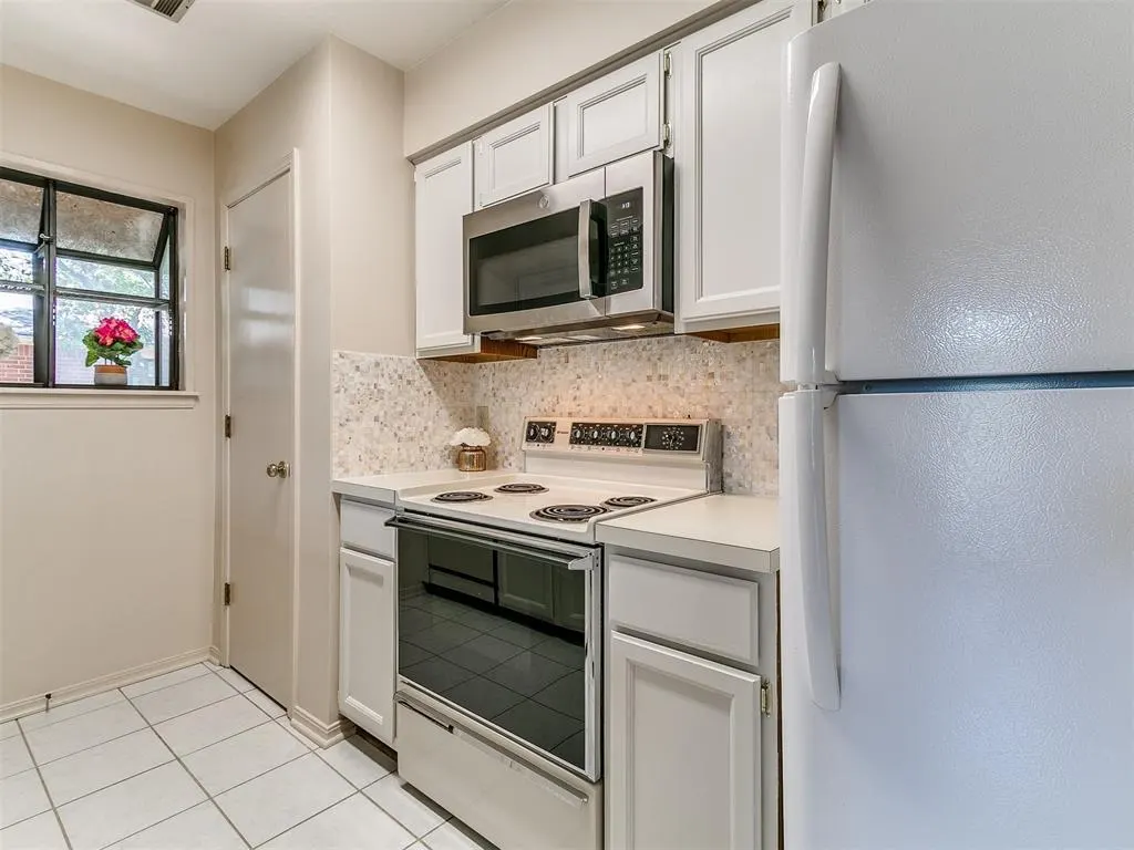 Photo 13 — 4400 Hemingway Drive 221, Oklahoma City, OK 73118