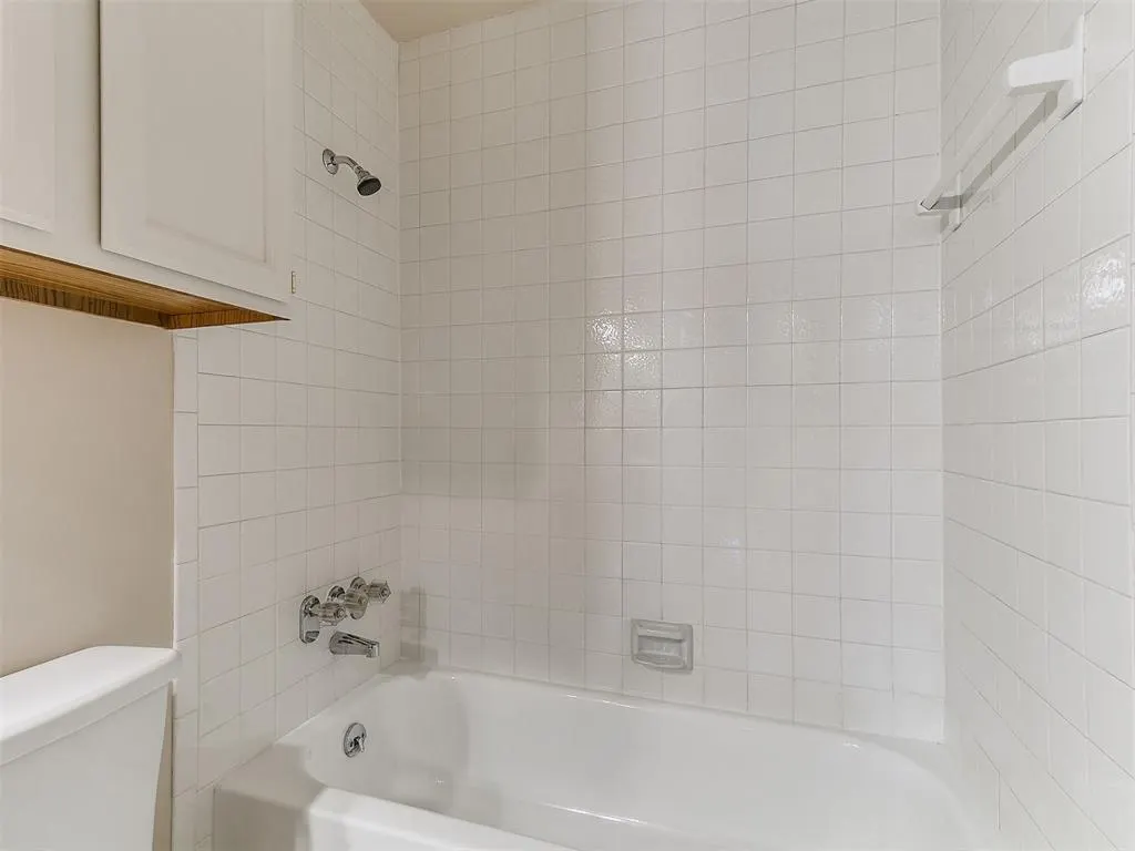 Photo 27 — 4400 Hemingway Drive 221, Oklahoma City, OK 73118