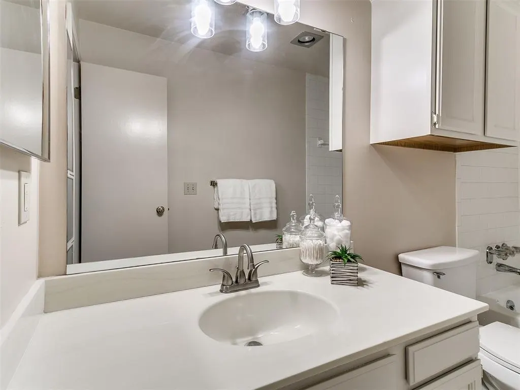 Photo 28 — 4400 Hemingway Drive 221, Oklahoma City, OK 73118