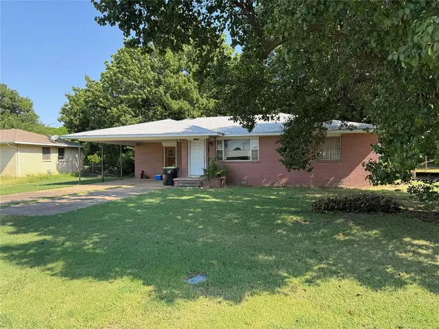 Photo 2 — 313 W Meek Street, Wayne, OK 73095