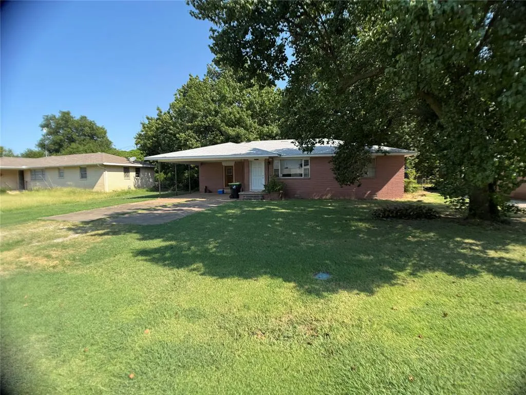 Photo 3 — 313 W Meek Street, Wayne, OK 73095