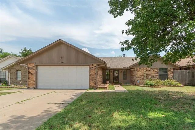 Photo 2 — 1720 Haven Drive, Midwest City, OK 73130