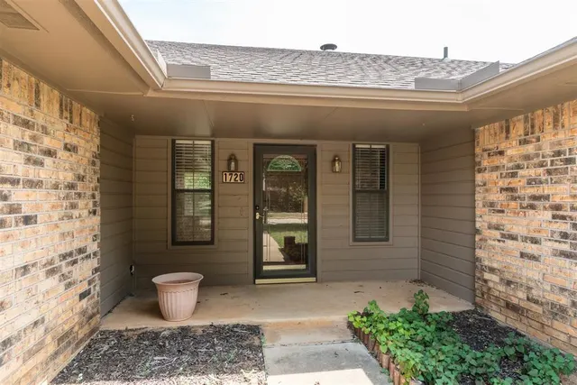Photo 5 — 1720 Haven Drive, Midwest City, OK 73130