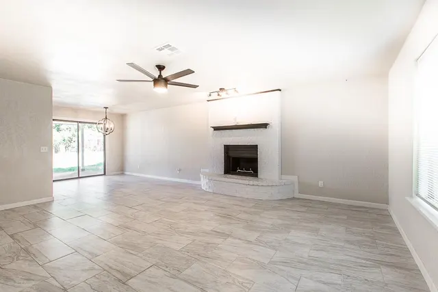 Photo 6 — 20435 Palmer Road, Harrah, OK 73045