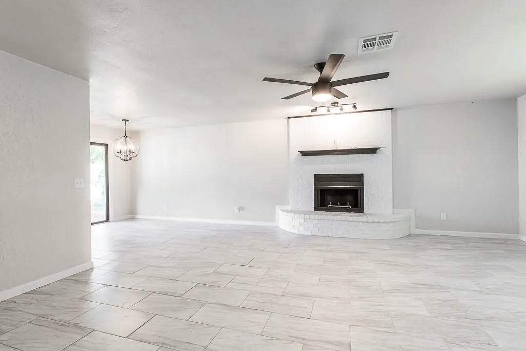 Photo 7 — 20435 Palmer Road, Harrah, OK 73045