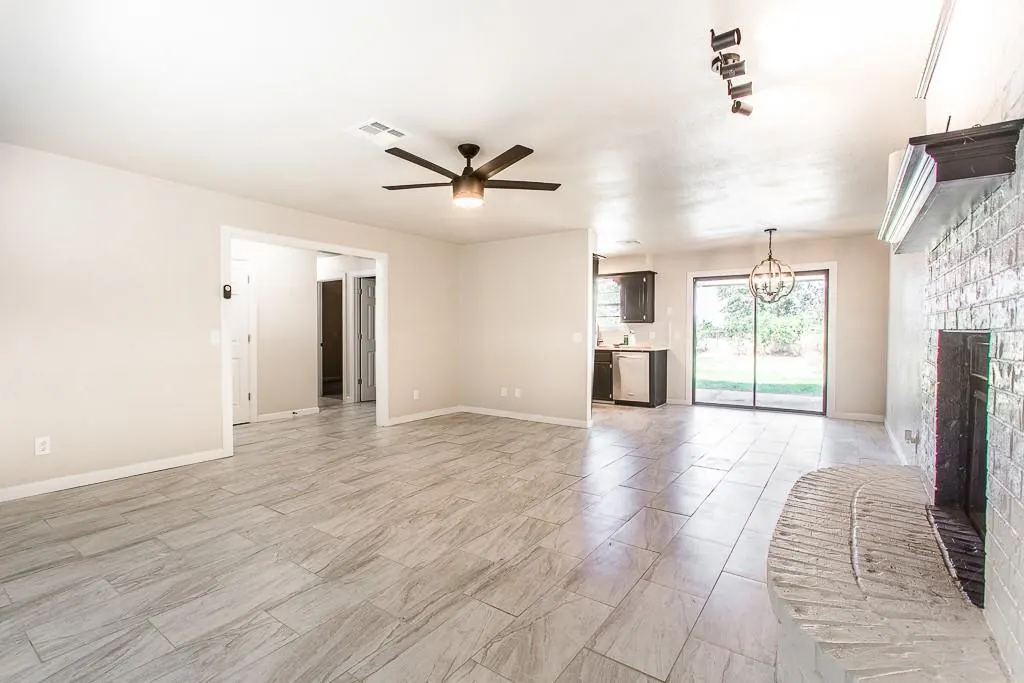 Photo 11 — 20435 Palmer Road, Harrah, OK 73045