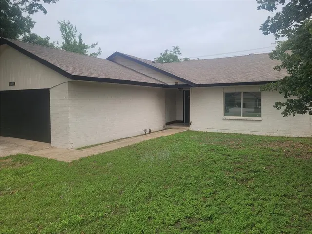 Photo 3 — 20435 Palmer Road, Harrah, OK 73045