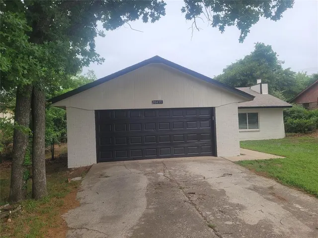 Front exterior — 20435 Palmer Road, Harrah, OK 73045