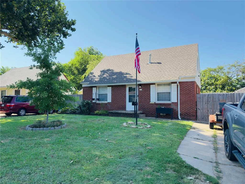 Front exterior — 102 E Lilac Lane, Midwest City, OK 73110