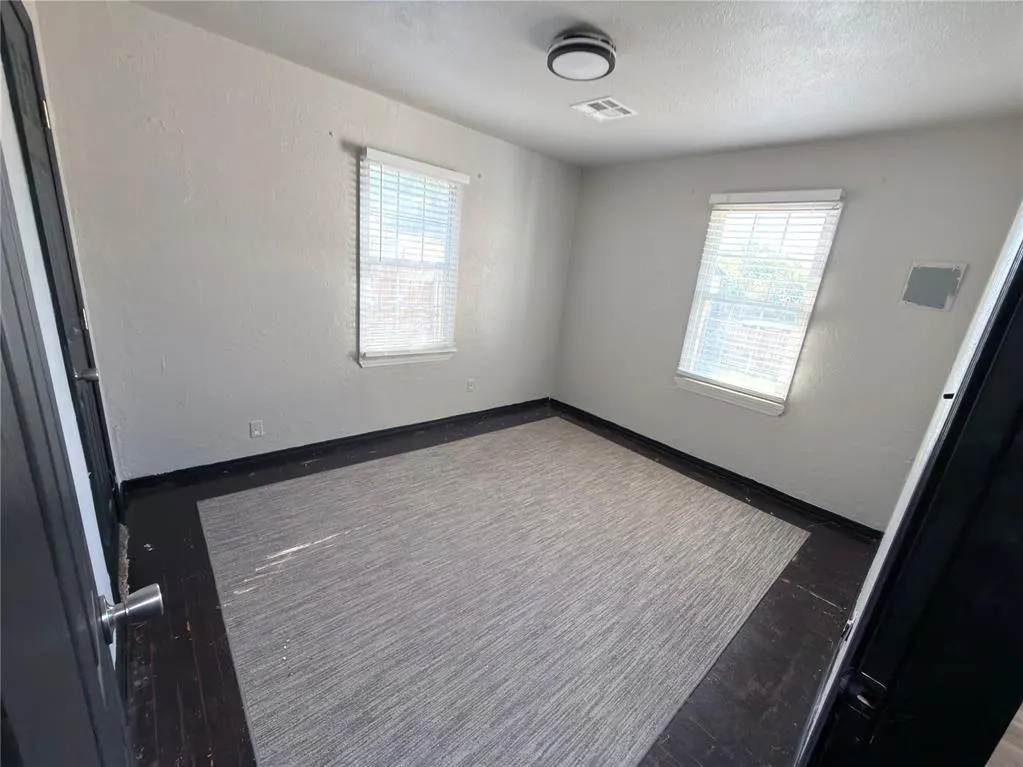 Photo 9 — 102 E Lilac Lane, Midwest City, OK 73110