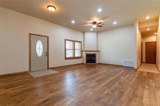 Photo 3 — 211 Shale Crest, Clinton, OK 73601